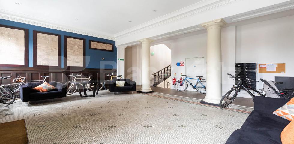 			VIRTUAL TOUR AVAILABLE!, 1 Bedroom, 1 bath, 1 reception Maisonette			 Ritson Road, DALSTON N1